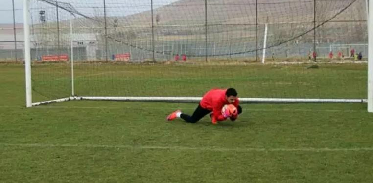 Tecrübeli Elazığlı Kaleci Ogün Karakaya’dan Mesaj: “Elazığspor Çağırırsa Gelirim!”